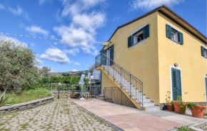 5 Bedroom Stunning Home In Lavagna Lavagna